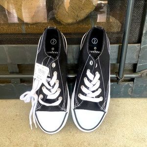 Kids size 2 sneakers new